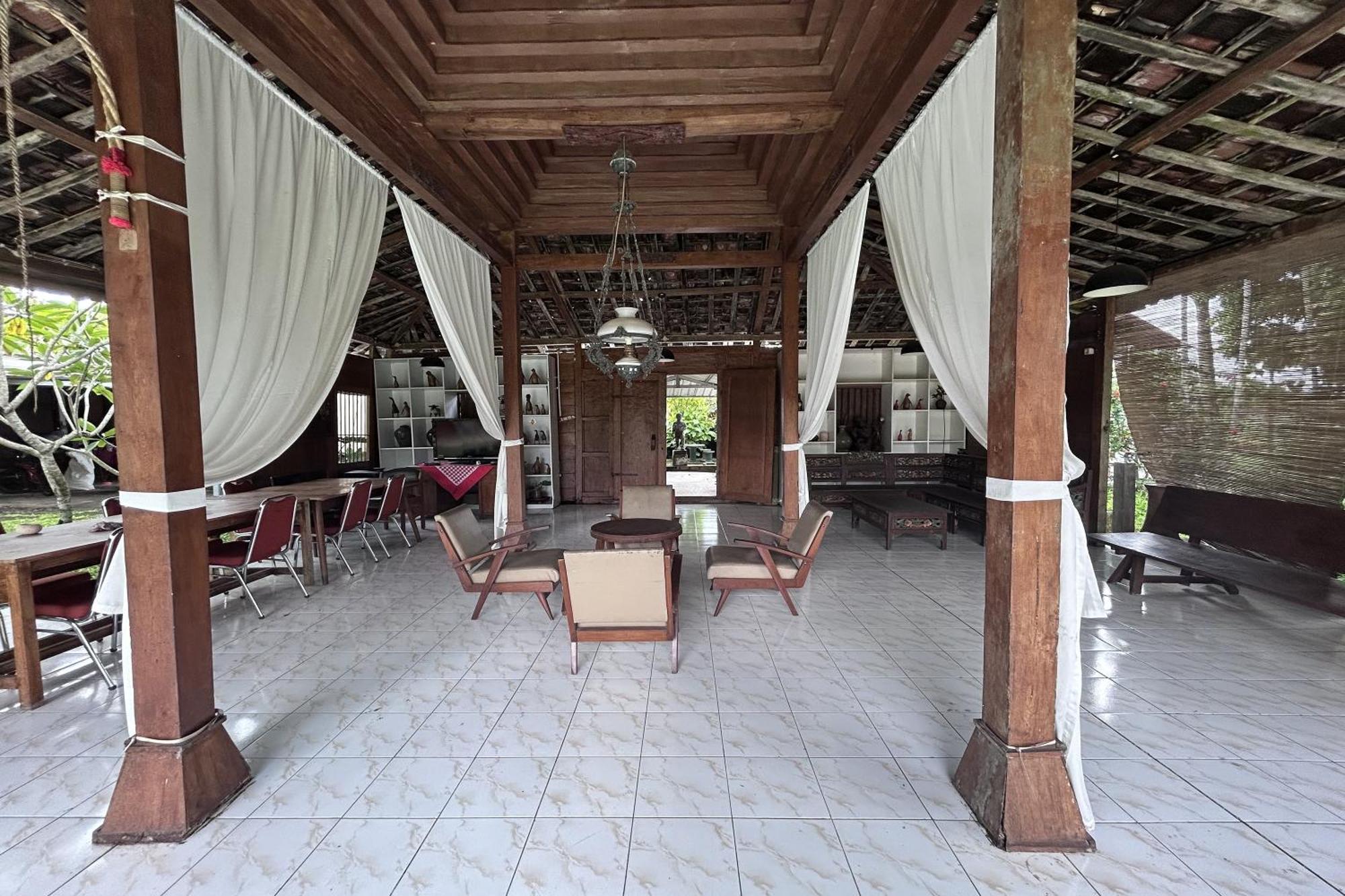 Carla Garden Hotel Yogyakarta Exterior photo