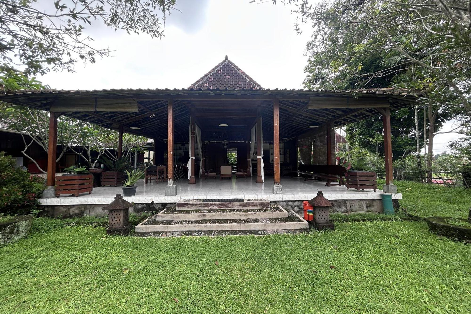 Carla Garden Hotel Yogyakarta Exterior photo